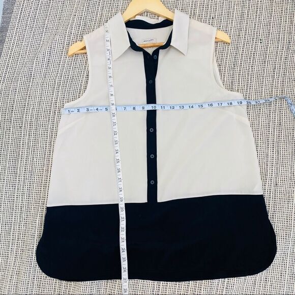 Talbots ivory and black color-block button up sleeveless top size medium - Picture 4 of 6